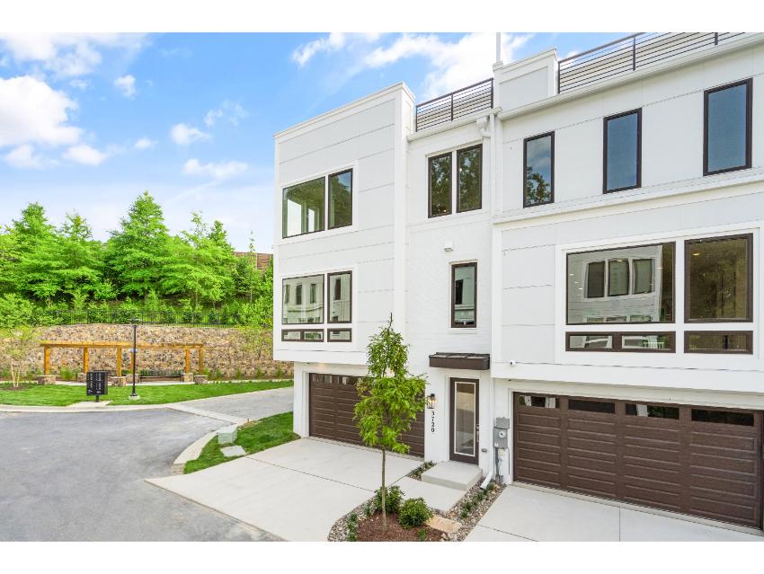 Crescent - 24ft-wide Townhome with Rooftop Terrace 